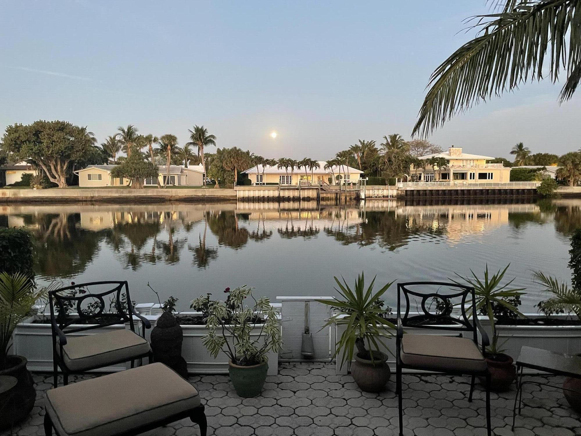 REEF COND - Residential