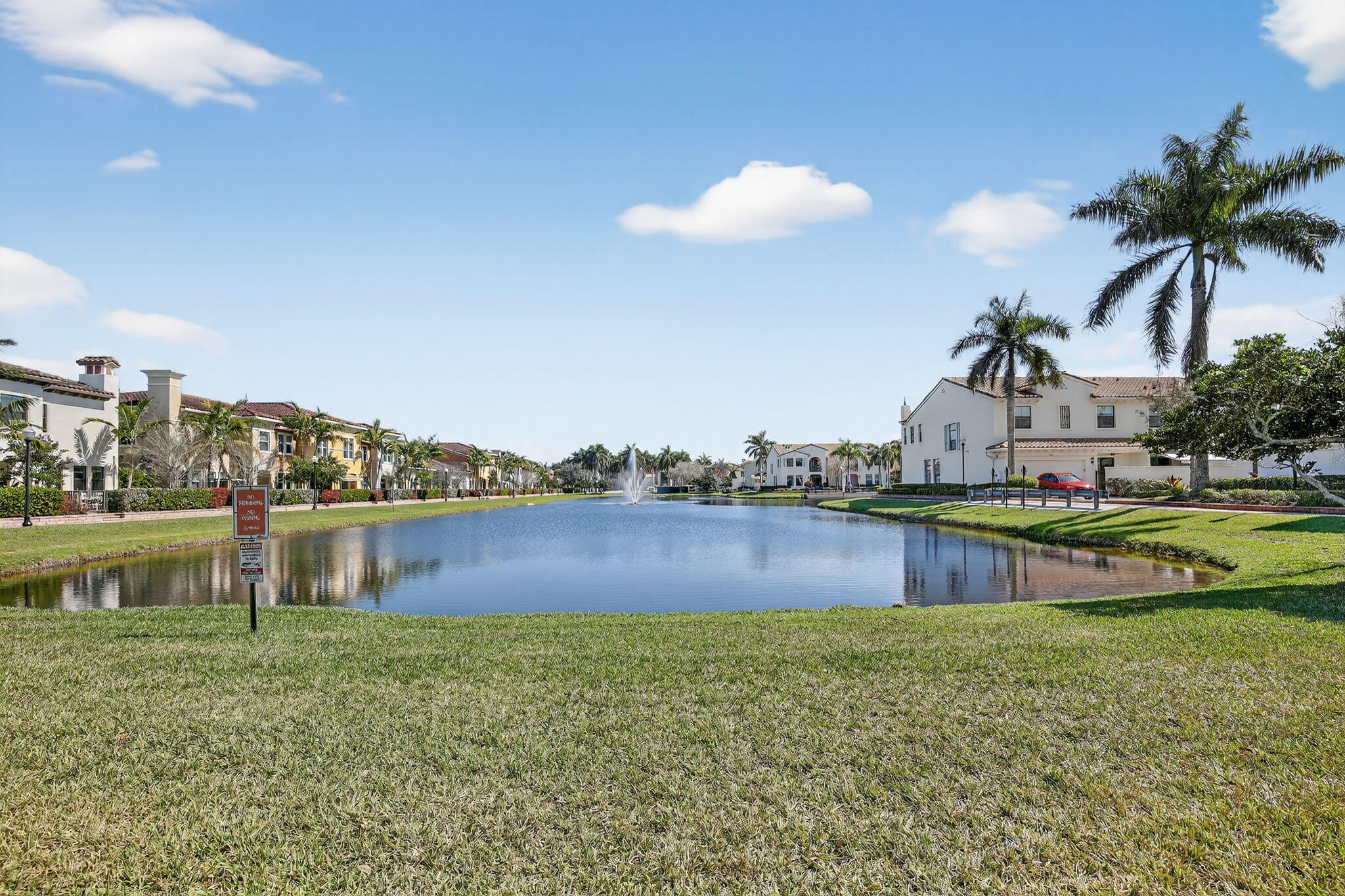 SAWGRASS LAKES - Residential