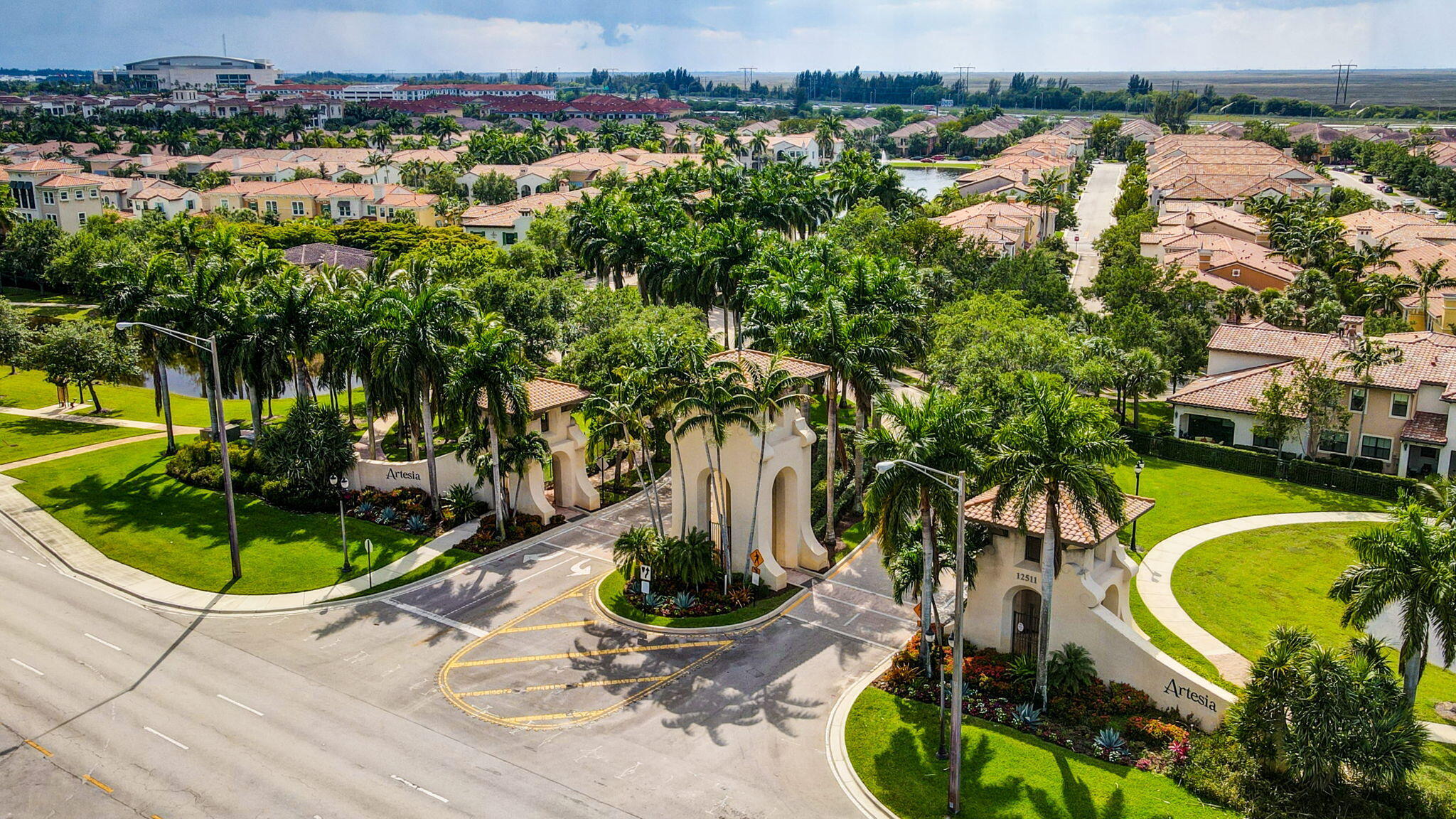 SAWGRASS LAKES - Residential