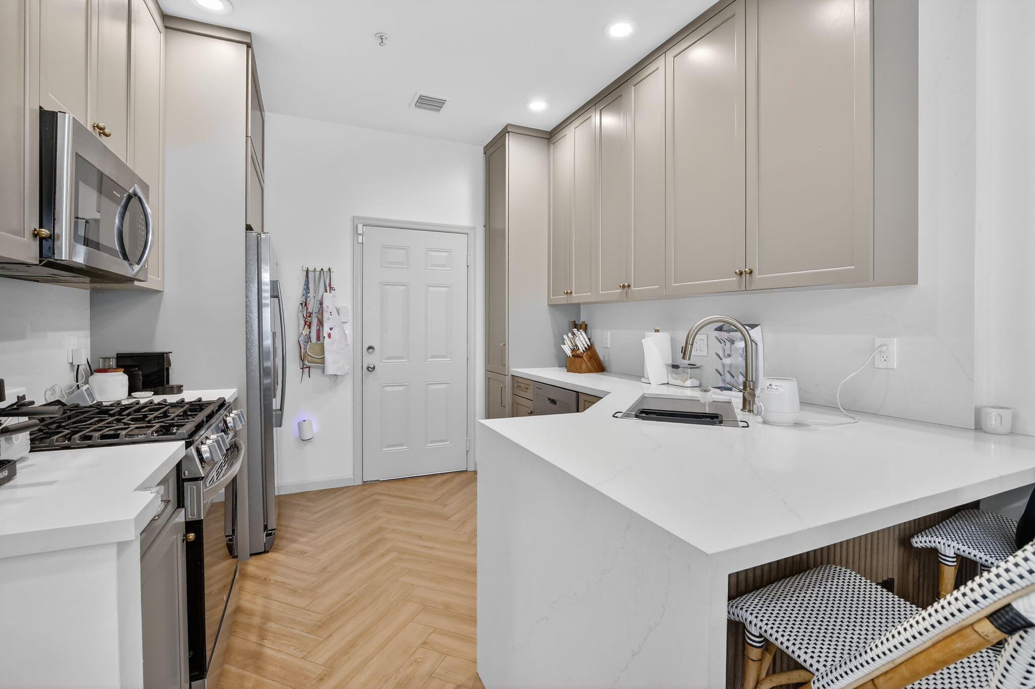 SAWGRASS LAKES - Residential