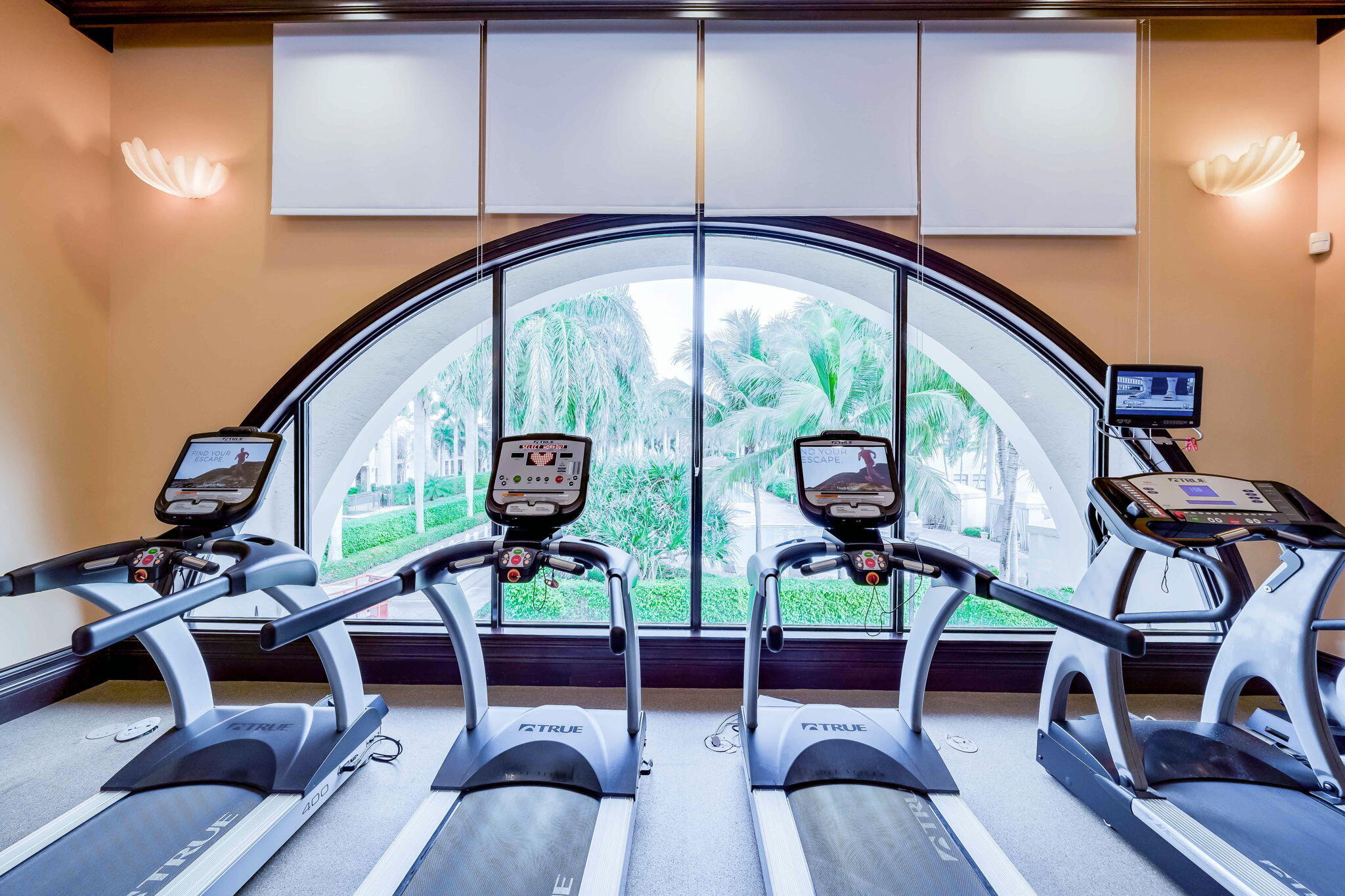 SAWGRASS LAKES - Residential