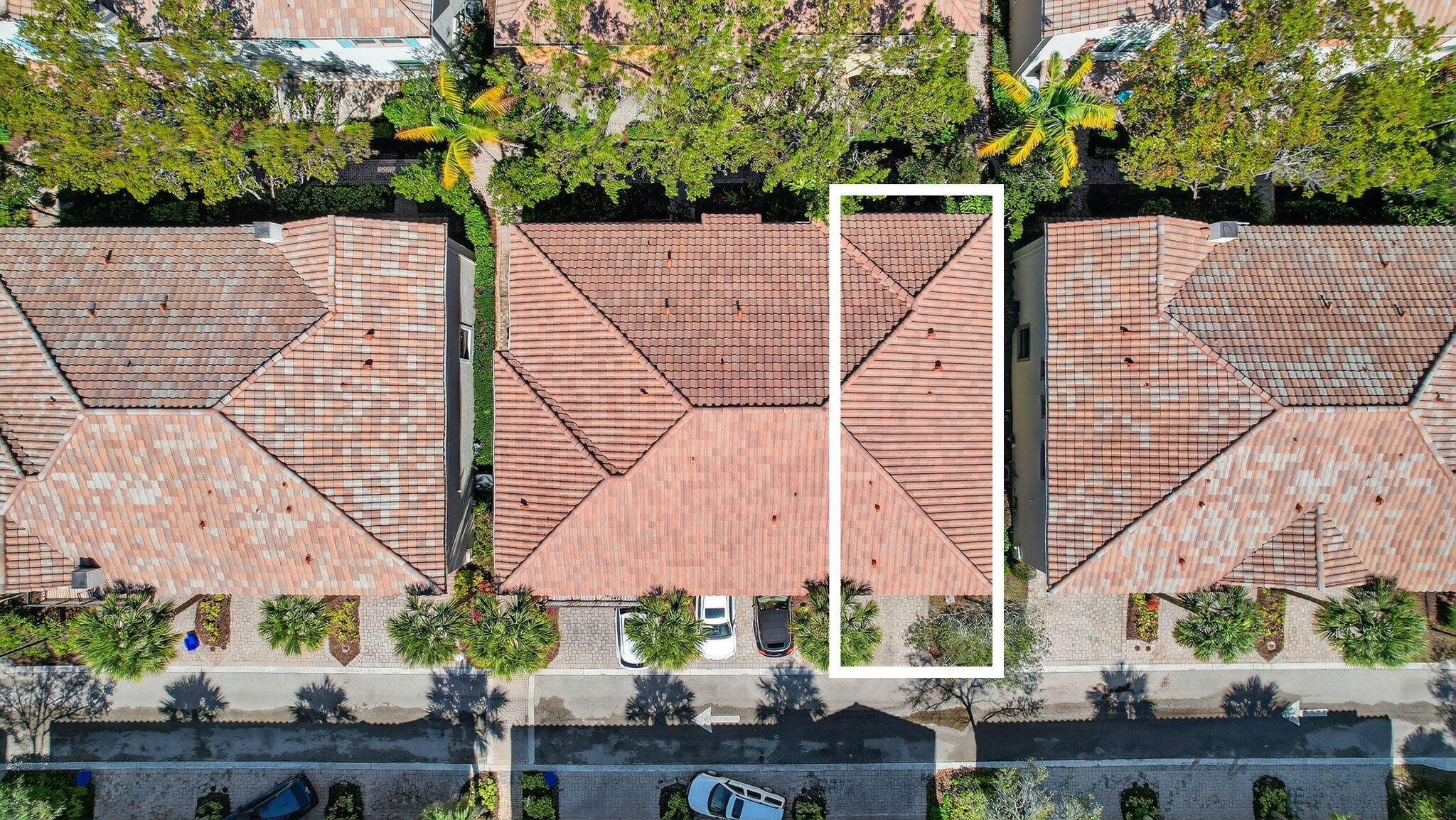 SAWGRASS LAKES - Residential