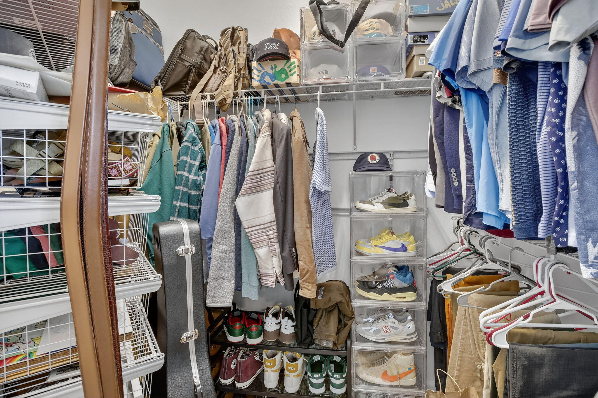 SAWGRASS LAKES - Residential