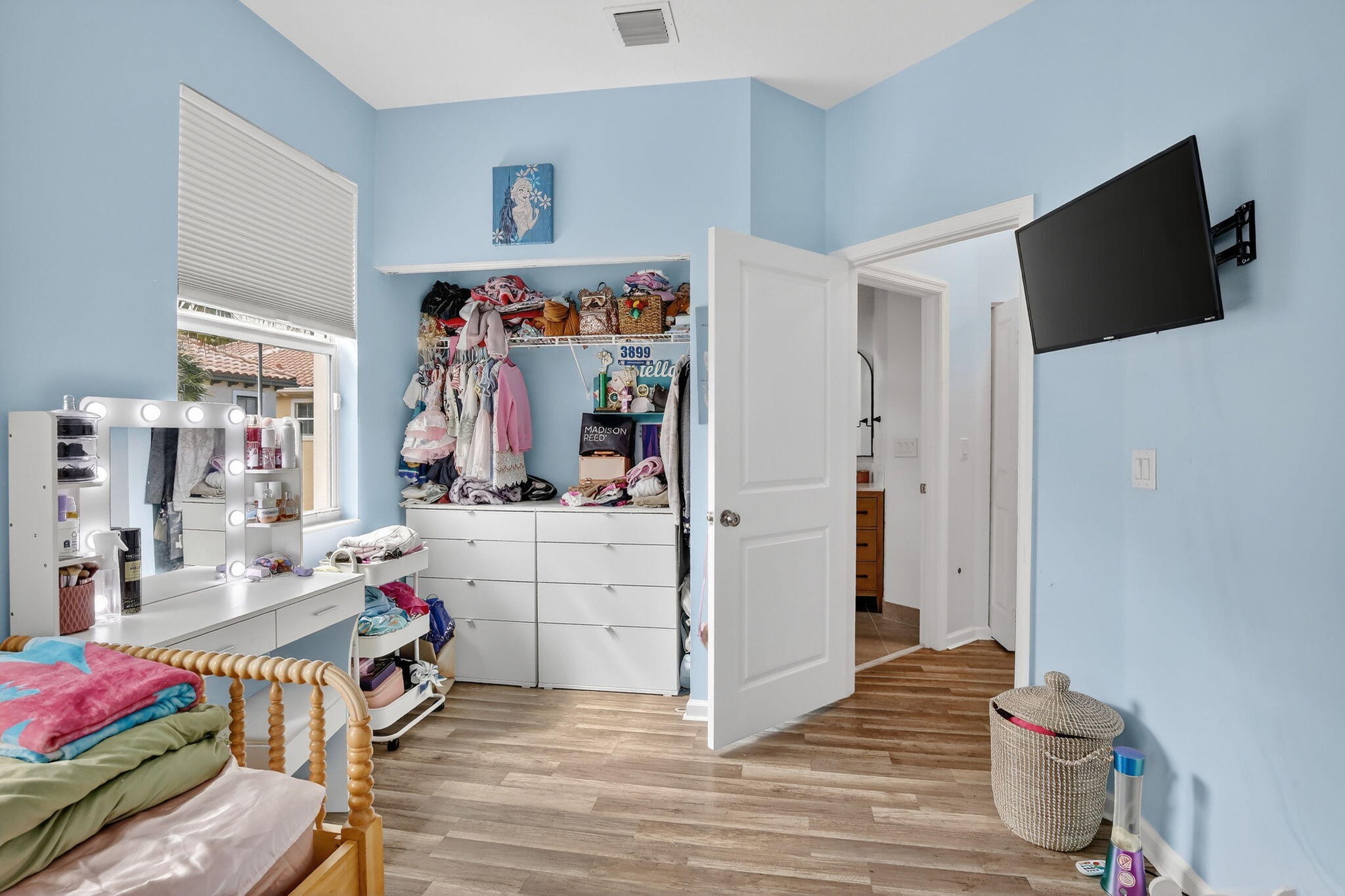 SAWGRASS LAKES - Residential