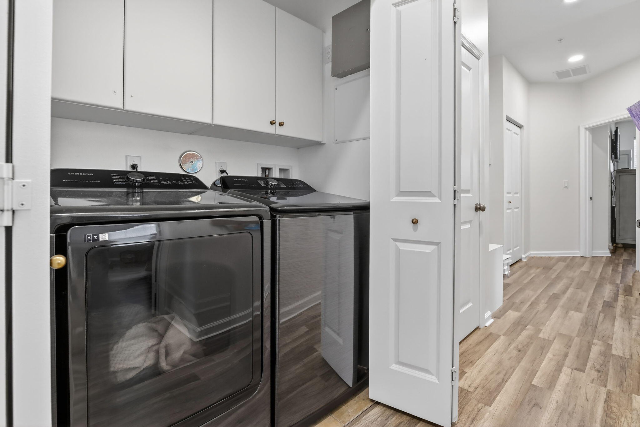 SAWGRASS LAKES - Residential