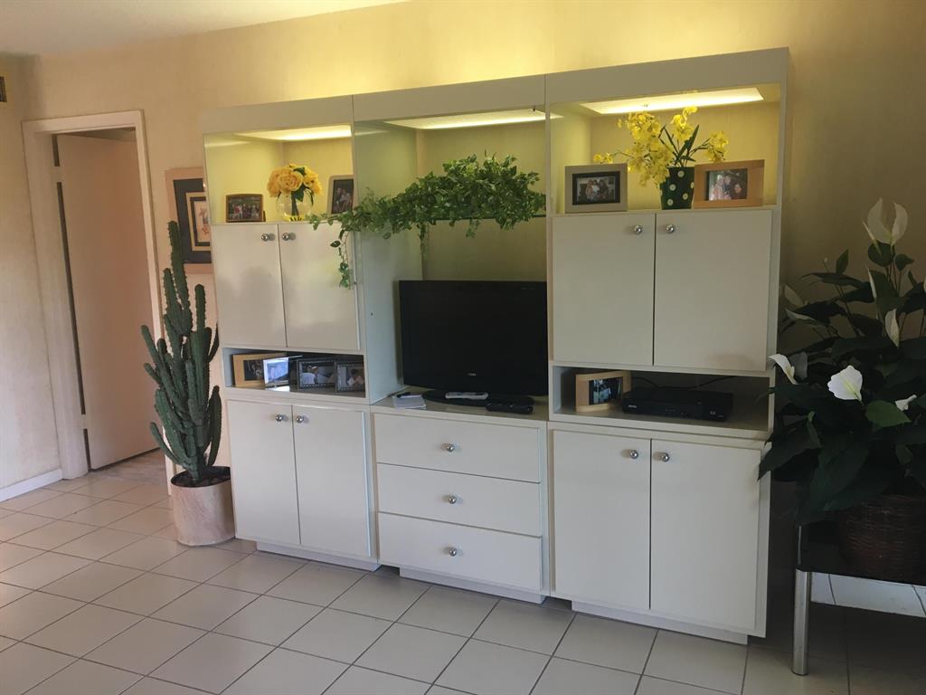 SOUTHPORT AT HUNTERS RUN CONDO - Residential