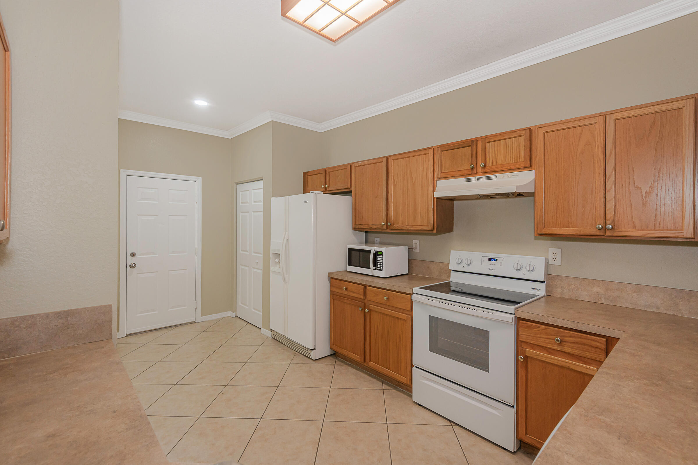 BANYAN BAY CONDO - Residential Lease