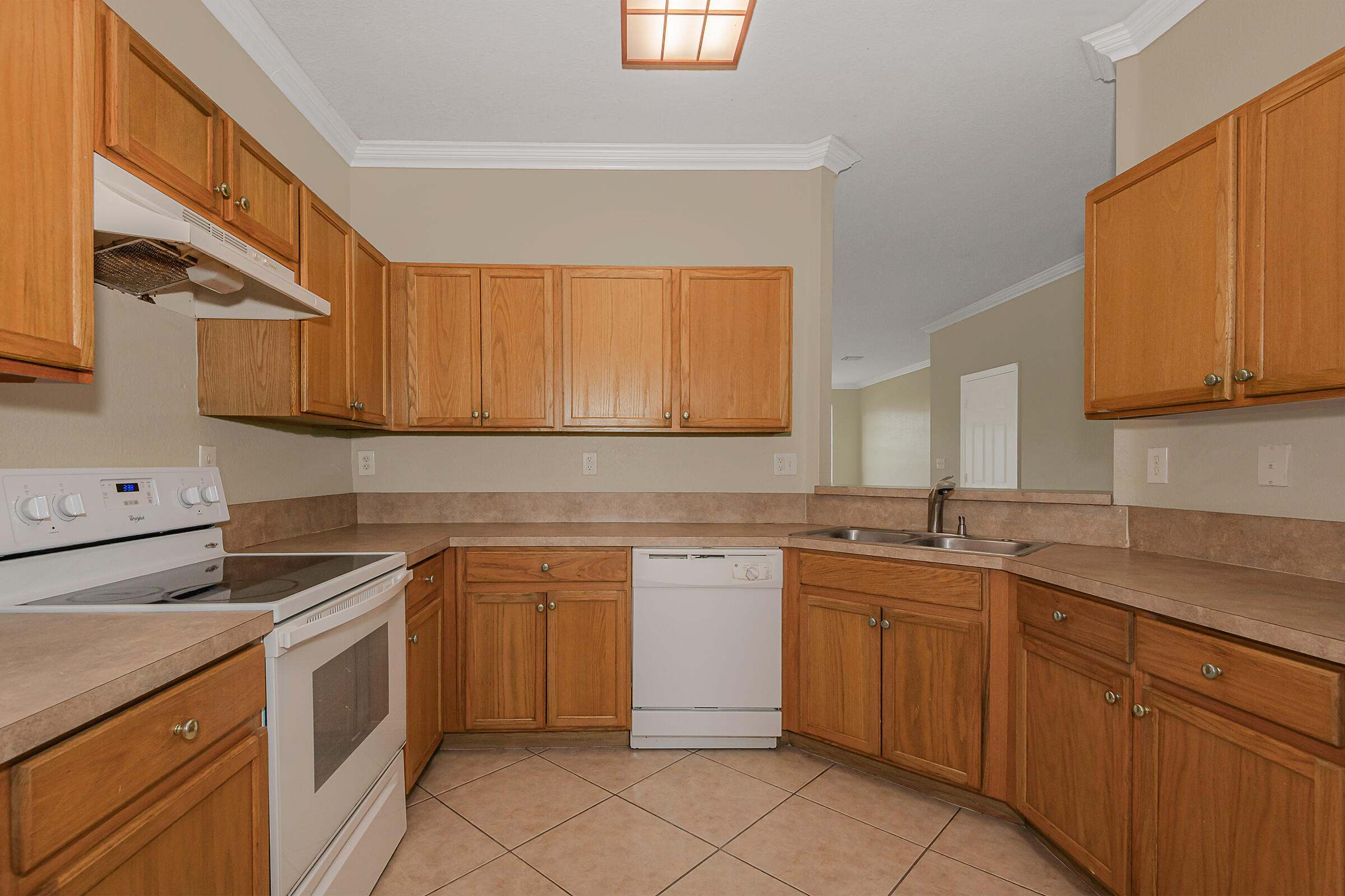 BANYAN BAY CONDO - Residential Lease