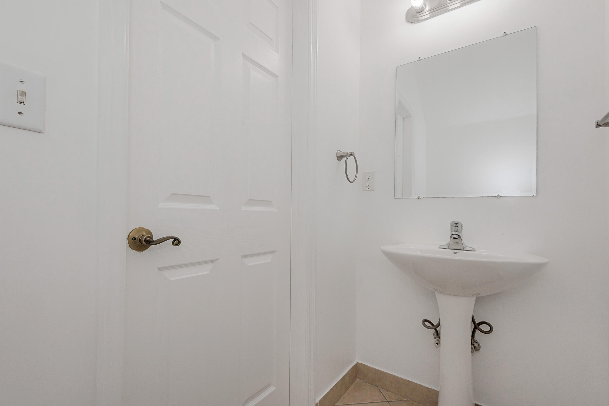 BANYAN BAY CONDO - Residential Lease