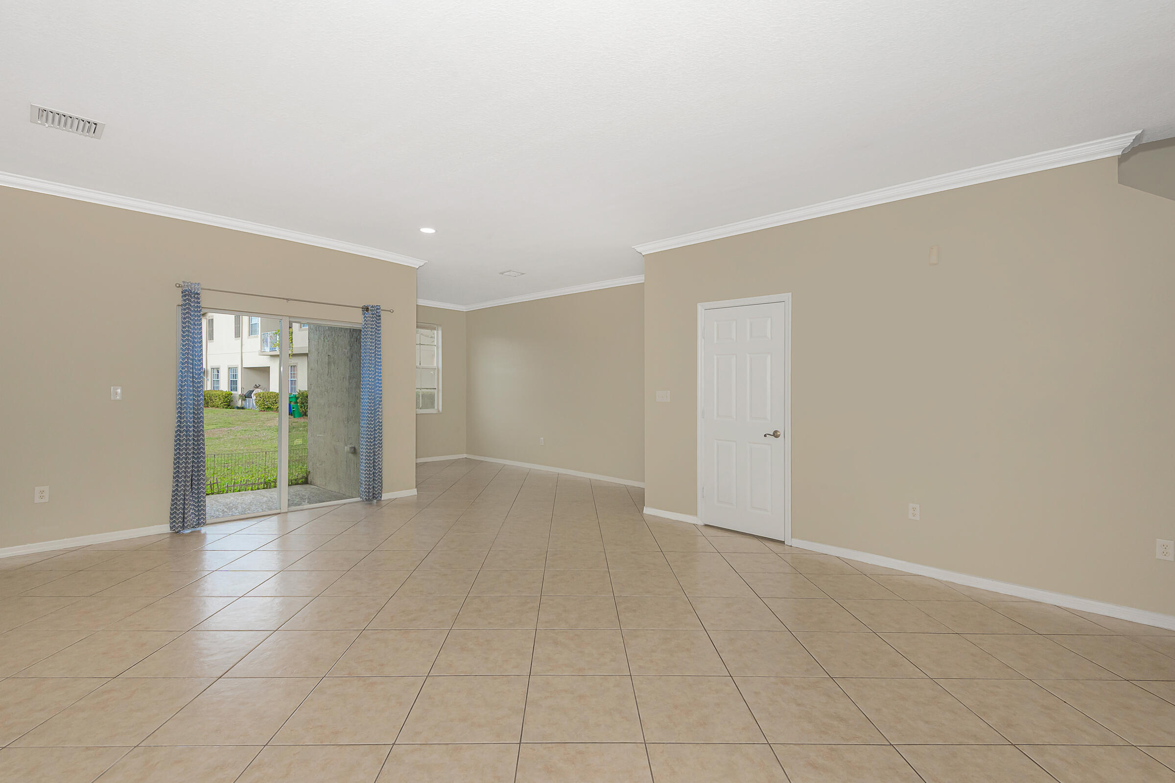 13117 SW 44th Street 12104