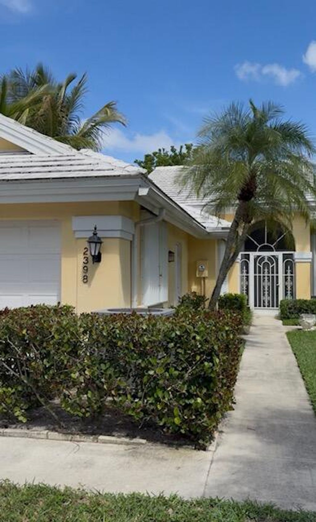 Photo of 2398 Saratoga Bay Drive, West Palm Beach, FL 33409 (MLS # B26028586)