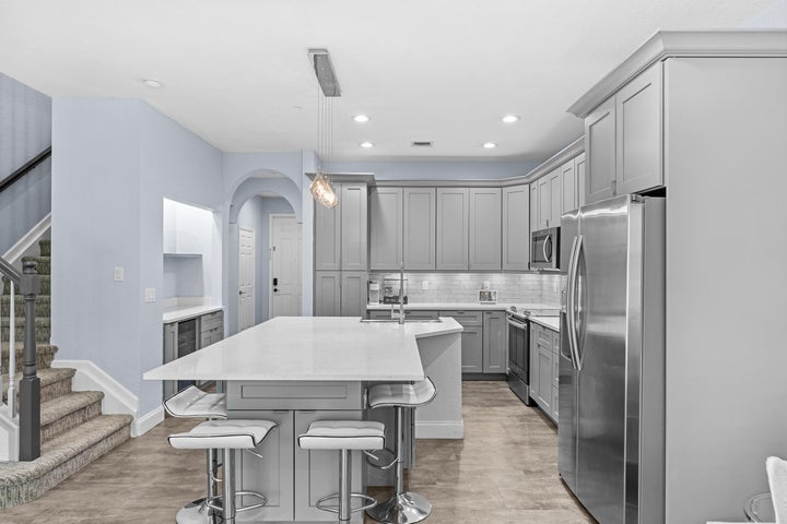 Photo 1 of 33 — 5430 SE MOSELEY Drive, Stuart, FL 34997