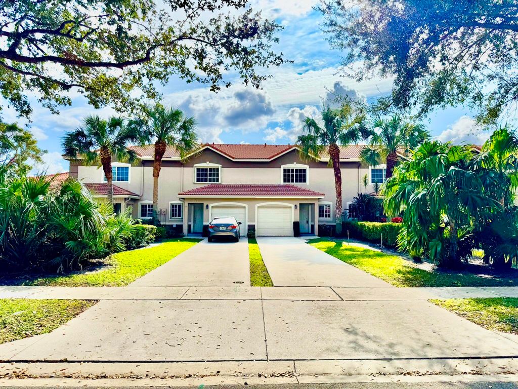 Photo of 6728 Old Farm Trail, Boynton Beach, FL 33437 (MLS # R11151261)