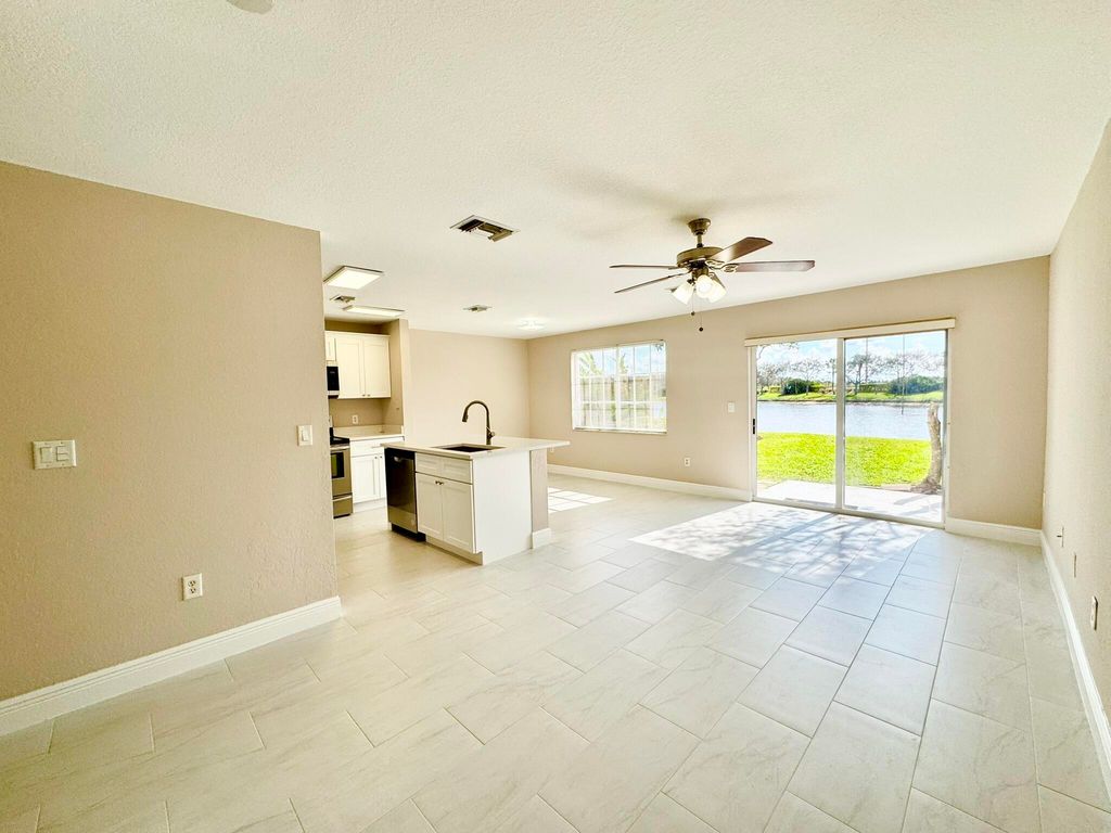 Photo of 6728 Old Farm Trail, Boynton Beach, FL 33437 (MLS # R11151261)