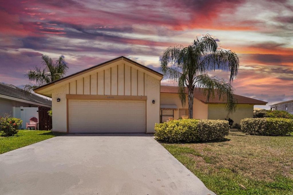 Photo of 22207 Alyssum Way, Boca Raton, FL 33433 (MLS # R10990338)