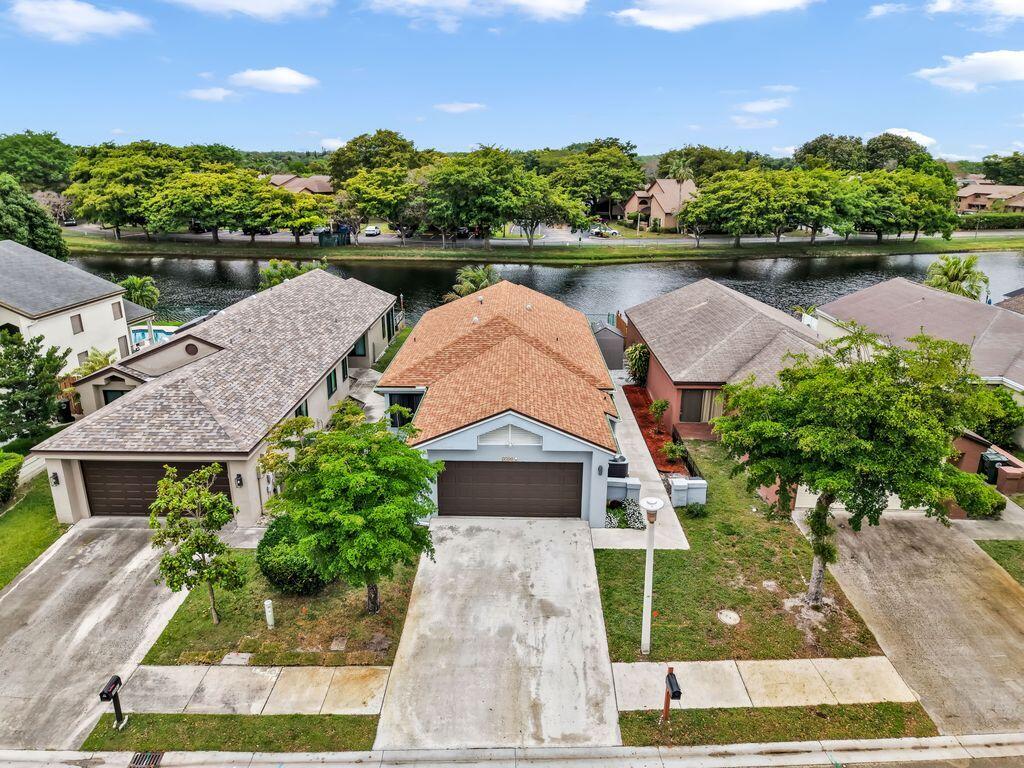 LAKEVIEW HOMES - Residential