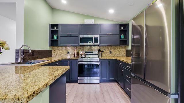 LAKEVIEW HOMES - Residential