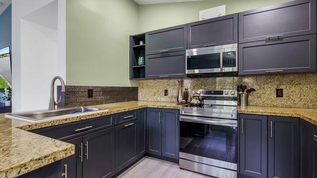 LAKEVIEW HOMES - Residential