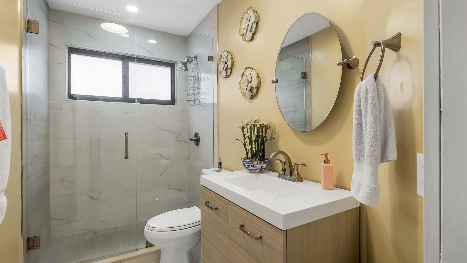 LAKEVIEW HOMES - Residential