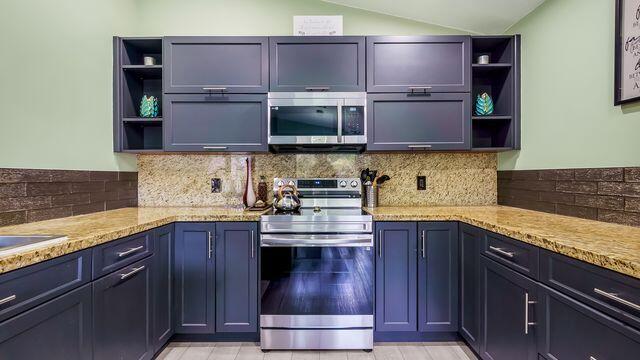 LAKEVIEW HOMES - Residential