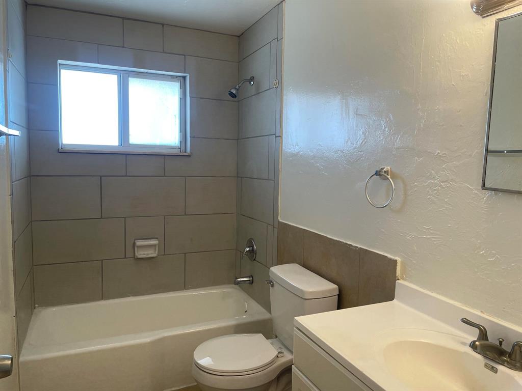 ACREHOME PARK IN - Residential Lease