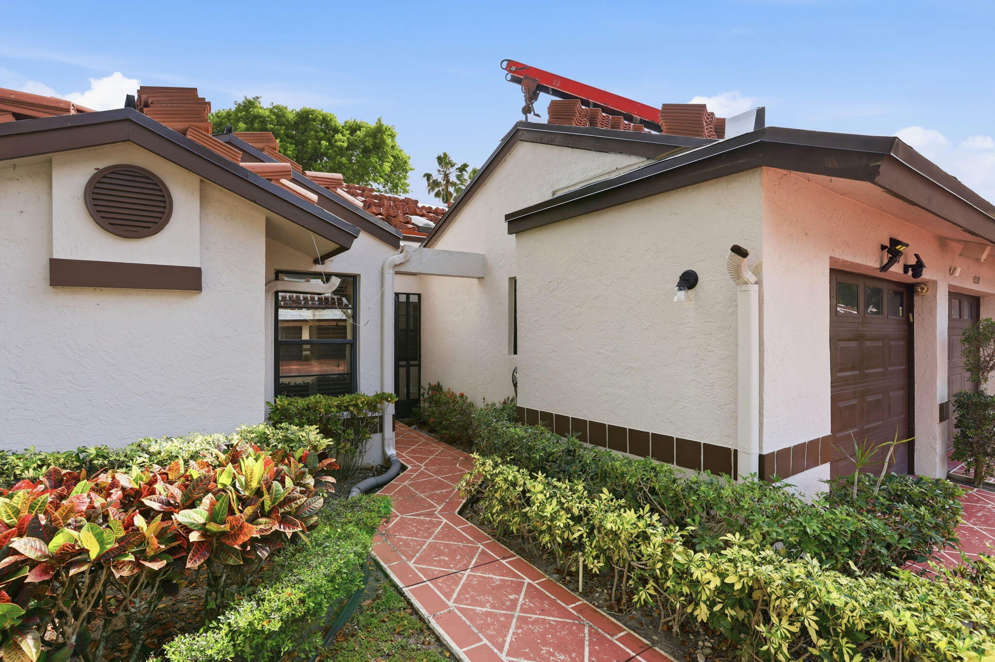 HUNTINGTON POINTE - Residential