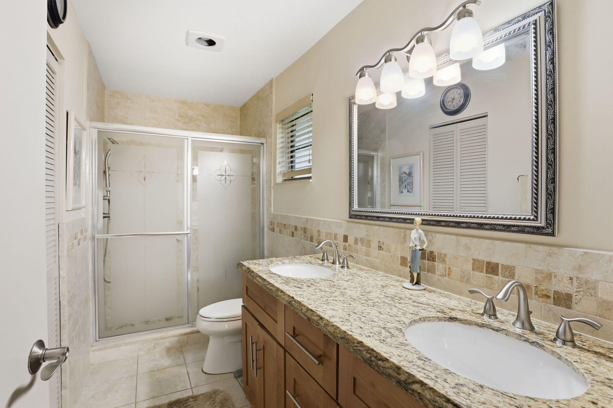 HUNTINGTON POINTE - Residential