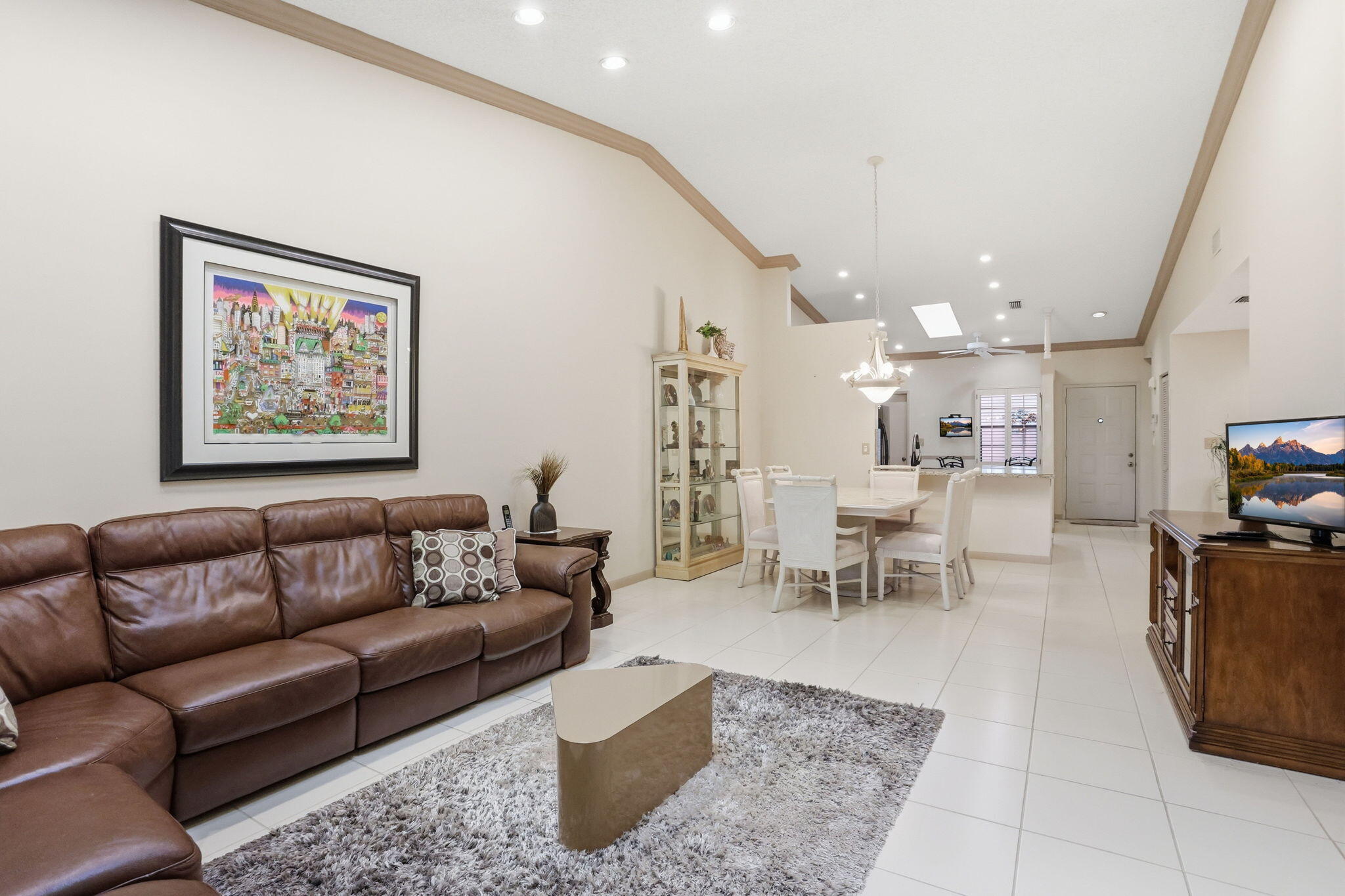HUNTINGTON POINTE - Residential