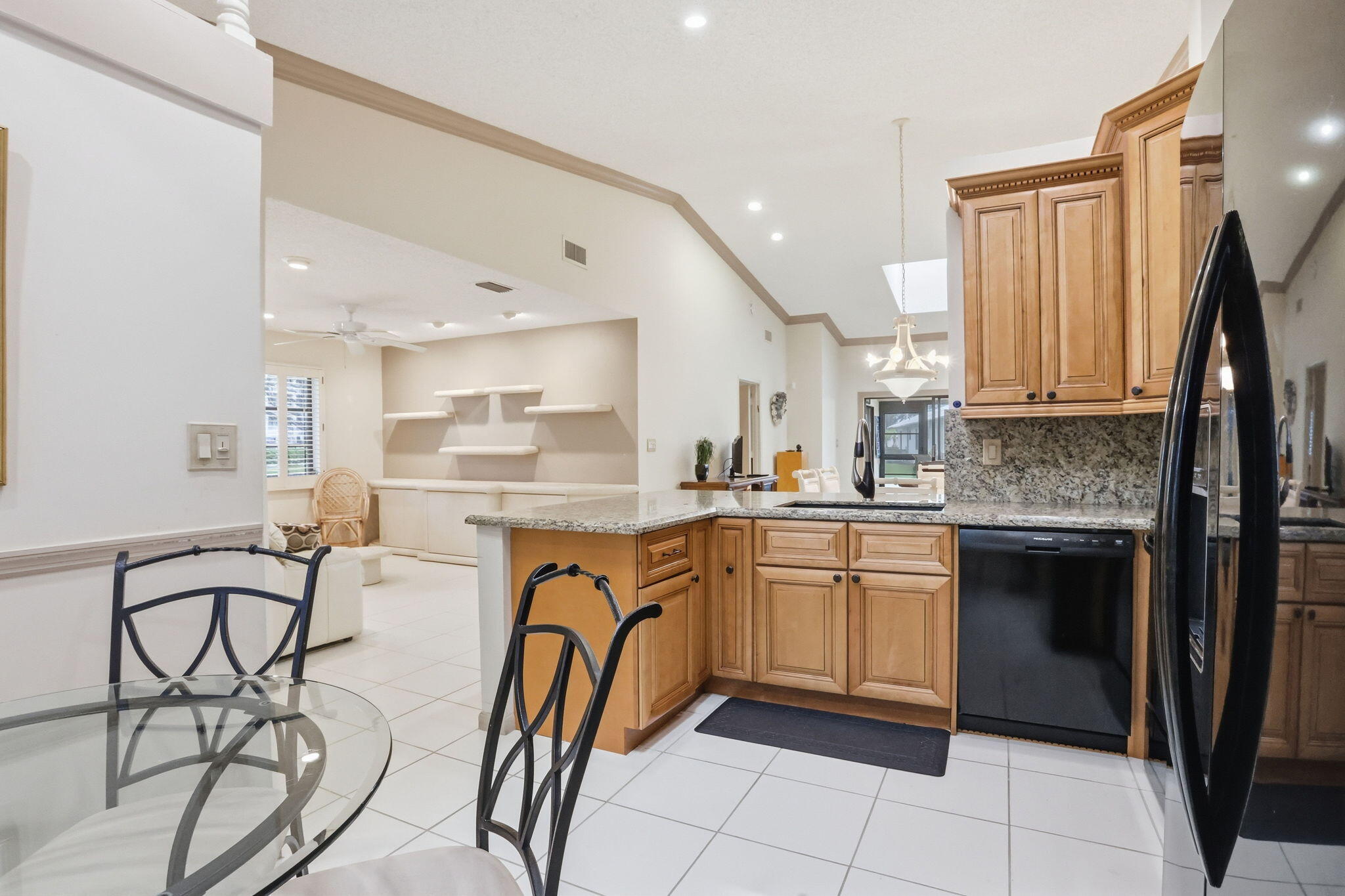 HUNTINGTON POINTE - Residential