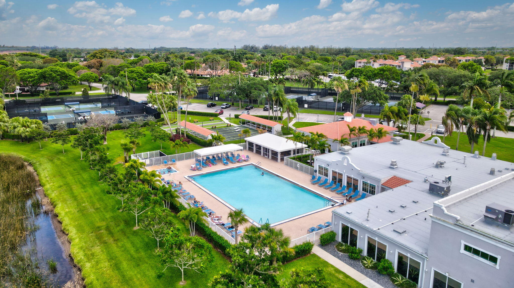 HUNTINGTON POINTE - Residential