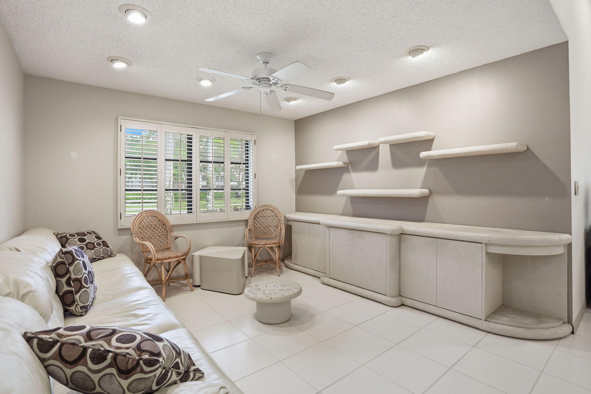 HUNTINGTON POINTE - Residential