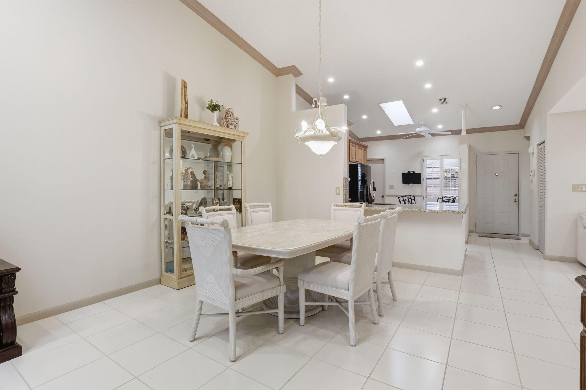 HUNTINGTON POINTE - Residential