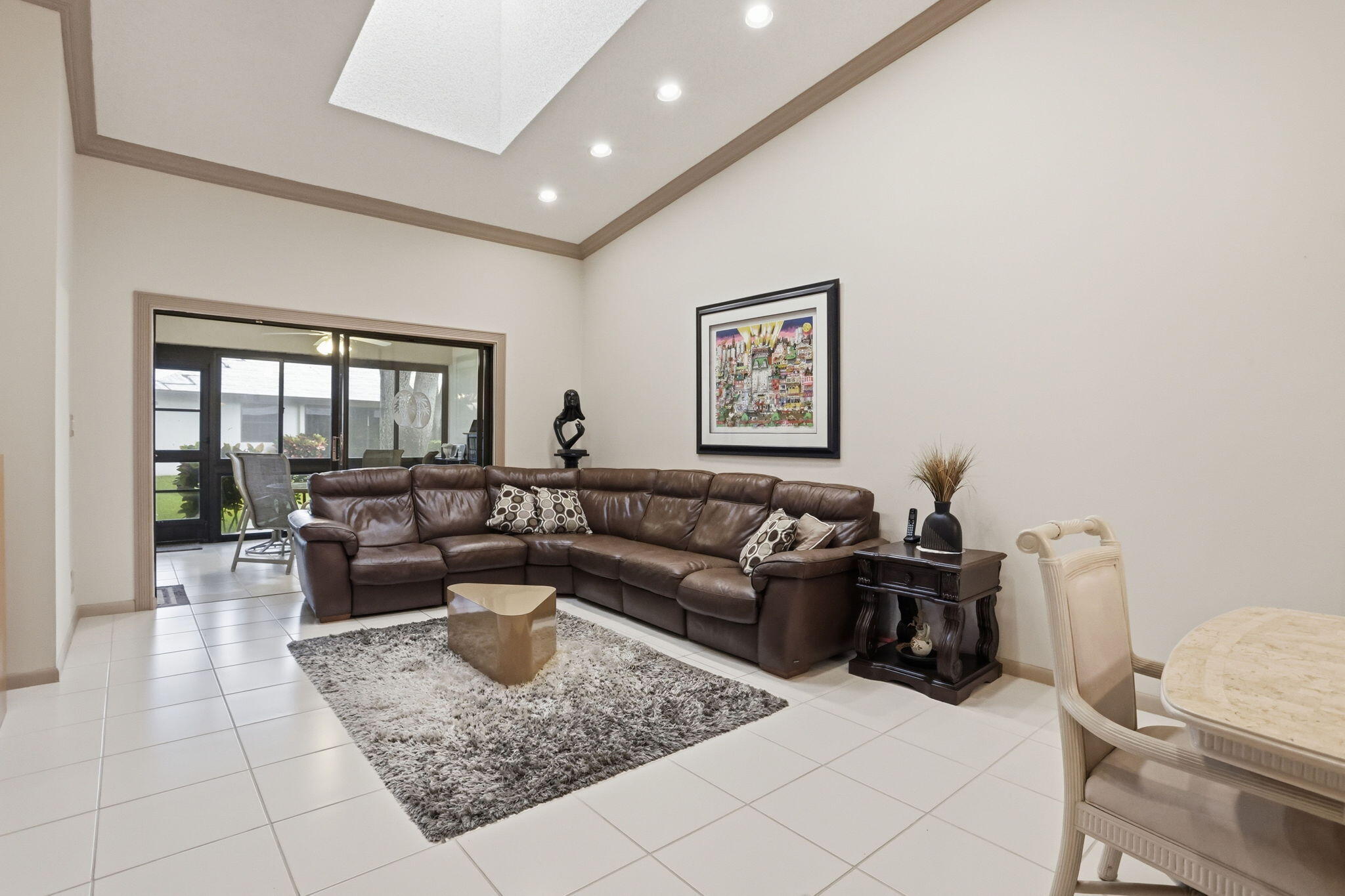 HUNTINGTON POINTE - Residential