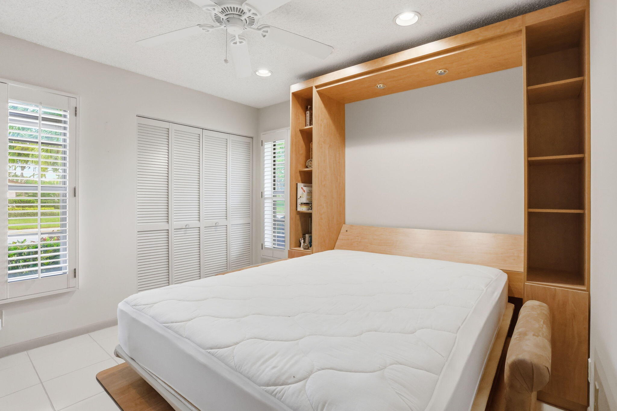 HUNTINGTON POINTE - Residential