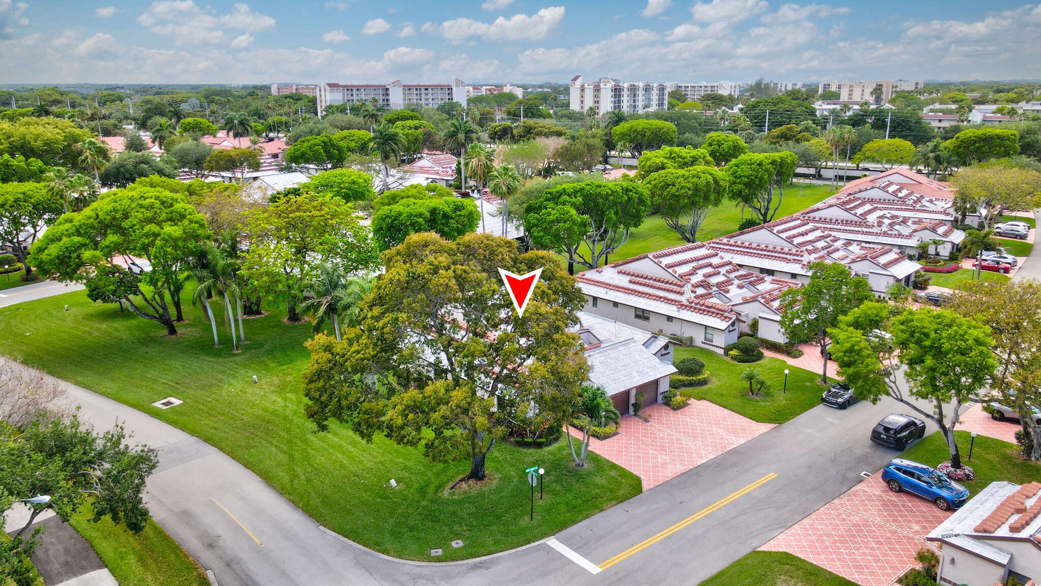 HUNTINGTON POINTE - Residential