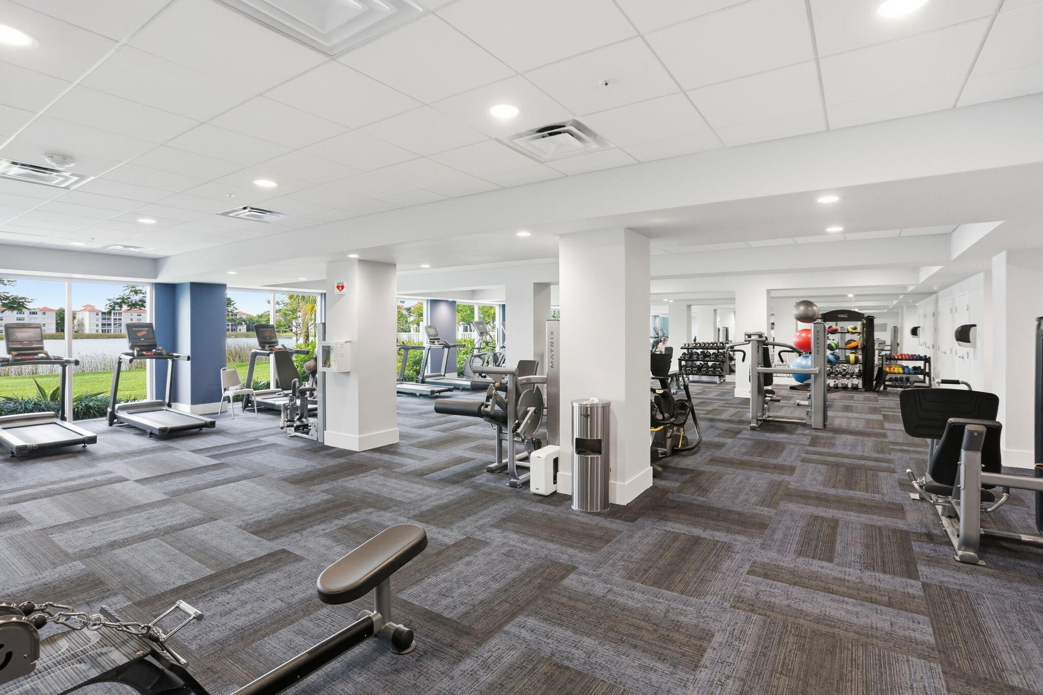 HUNTINGTON POINTE - Residential
