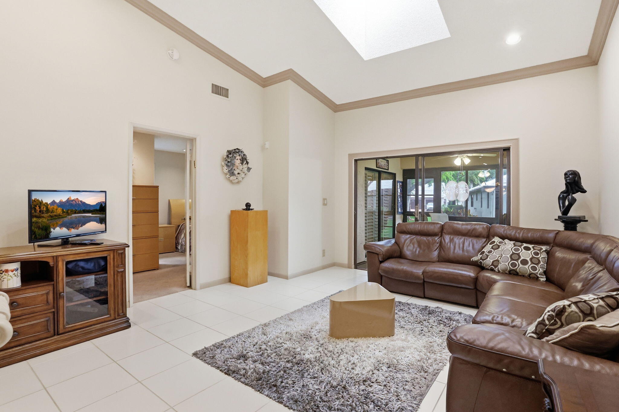 HUNTINGTON POINTE - Residential