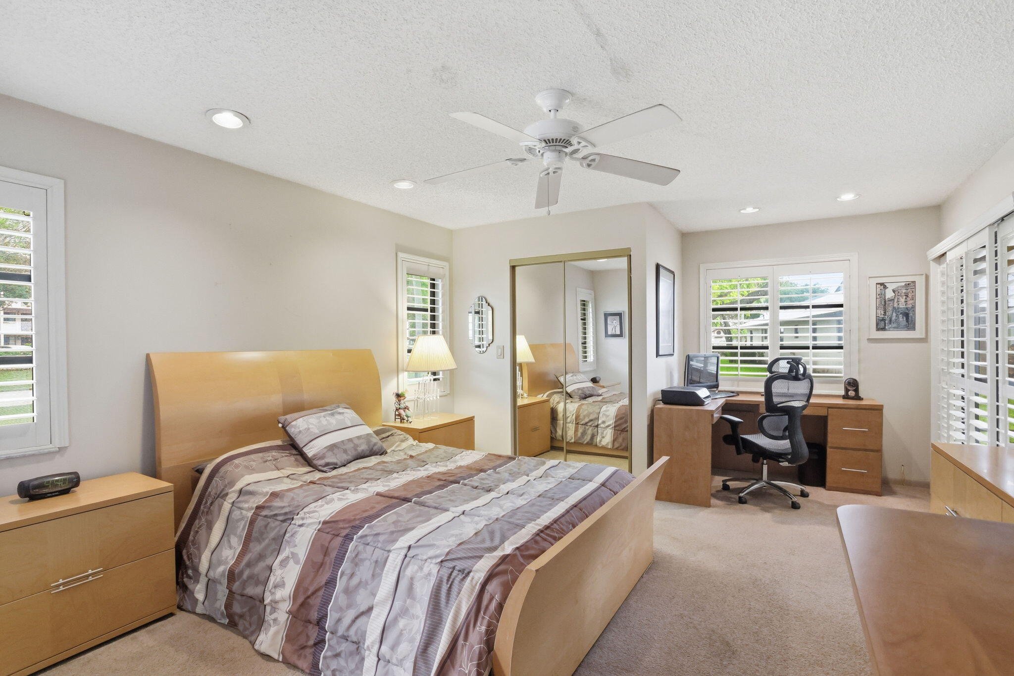 HUNTINGTON POINTE - Residential