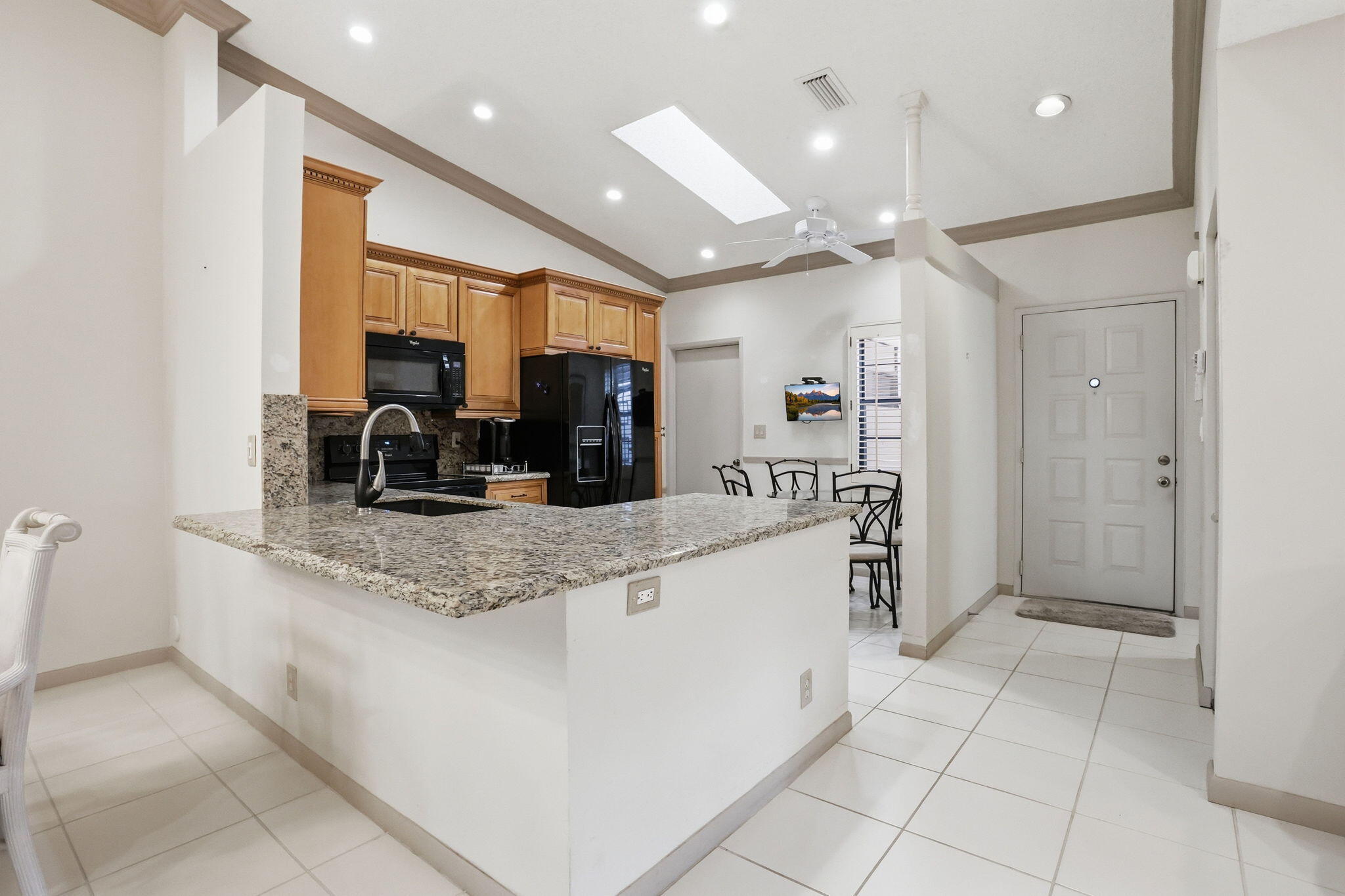 HUNTINGTON POINTE - Residential