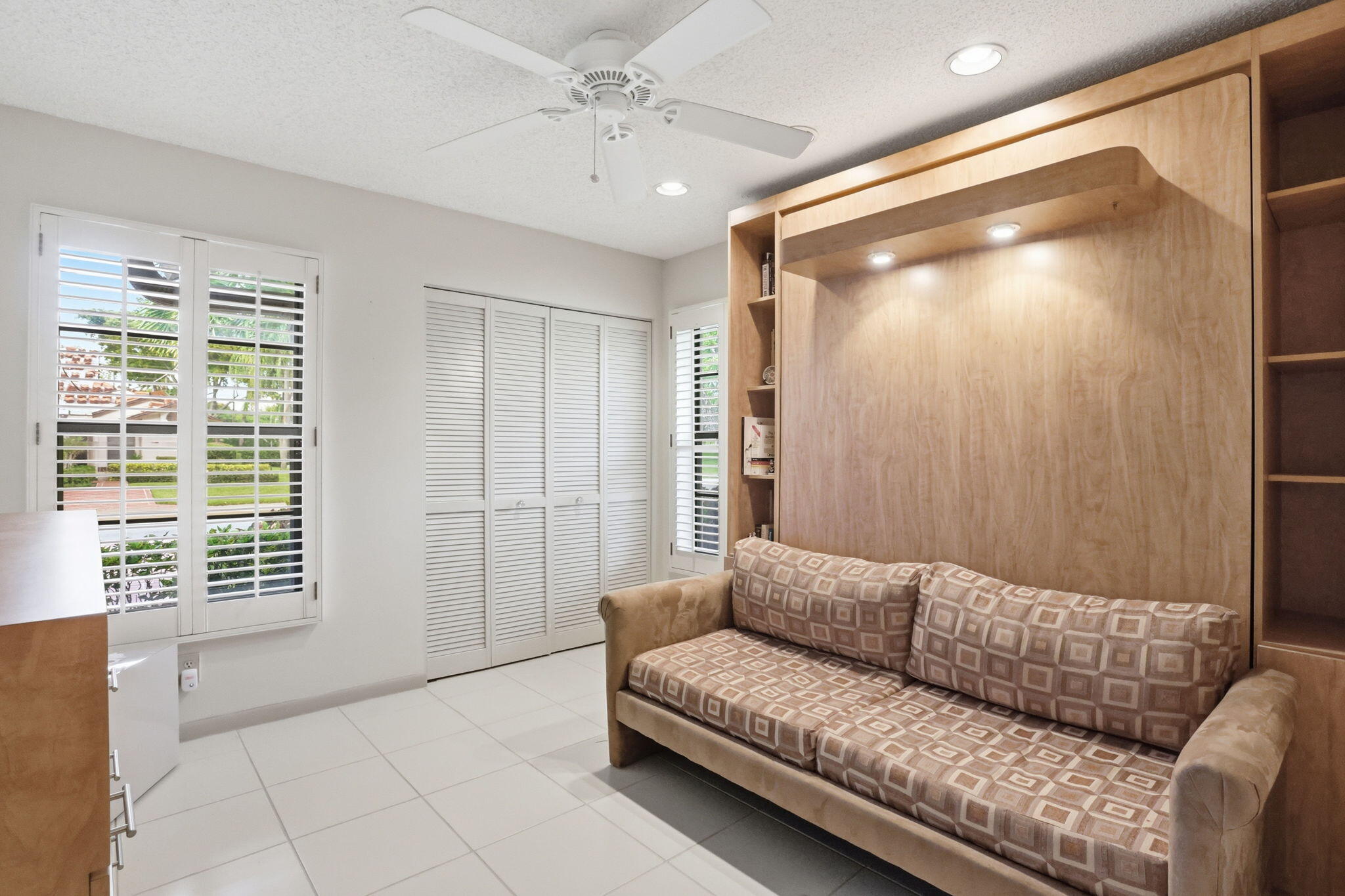HUNTINGTON POINTE - Residential
