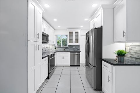 2152 NE 62nd Street Fort Lauderdale FL 33308