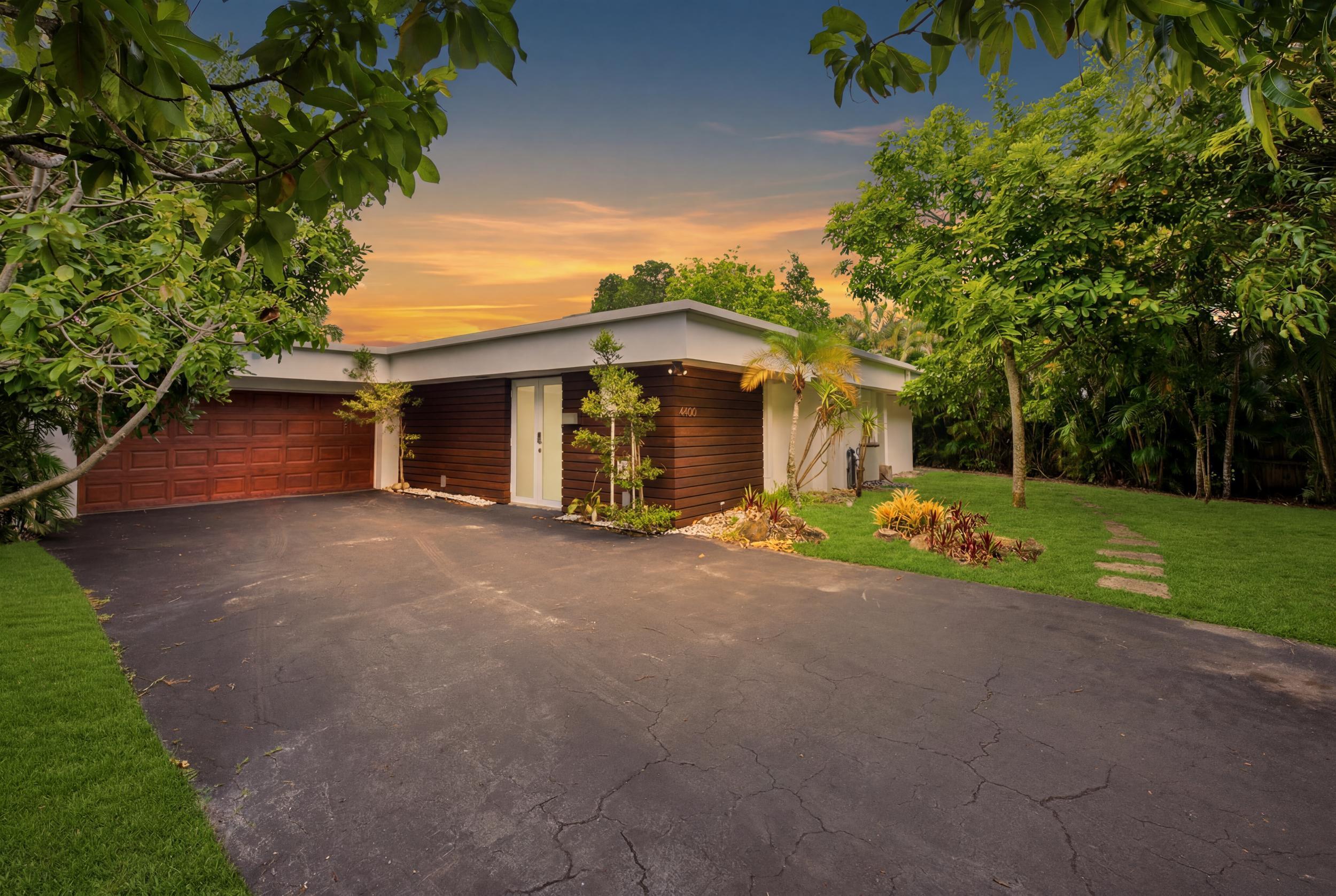 4400 Queen Palm Lane, Tamarac FL 33319