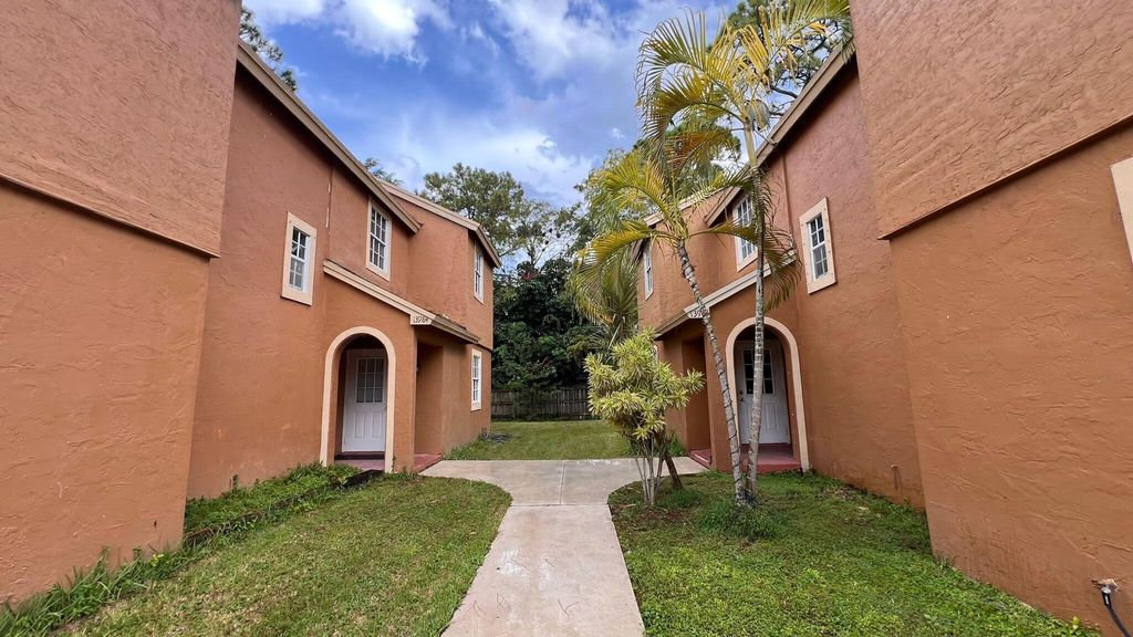 Photo of 13984 Morning Glory Drive, Wellington, FL 33414 (MLS # R11113312)