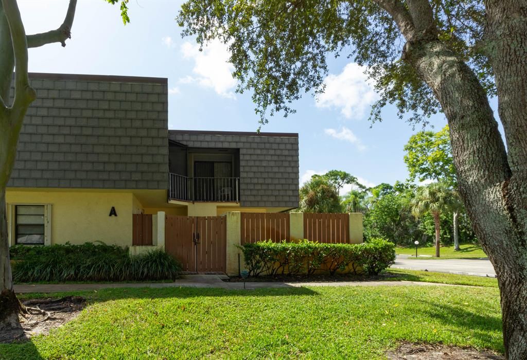 Photo of 3100 SE Brook Street, Stuart, FL 34997 (MLS # R10744762)