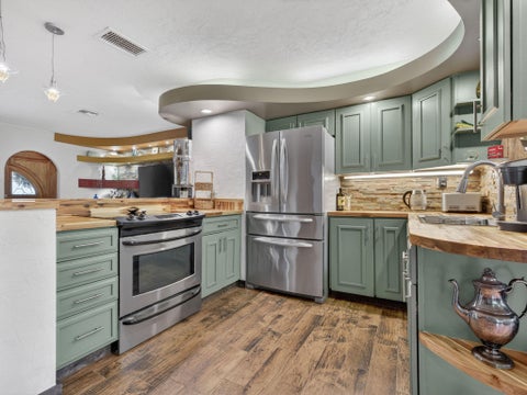 Tiny photo for 949 NE 25th Avenue, Pompano Beach, FL 33062 (MLS # B26038013)
