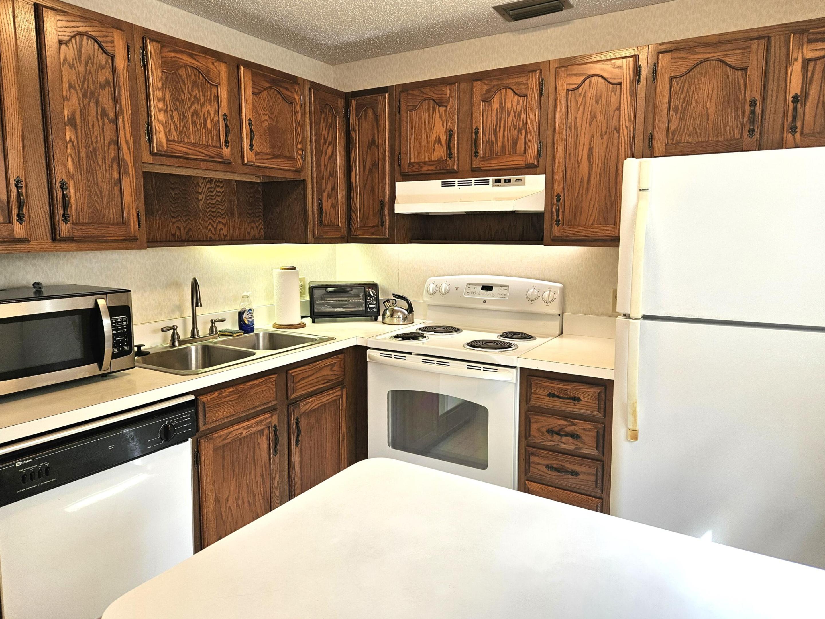 VISTA GARDENS F/K/A VISTA ROYALE GARDENS - Residential