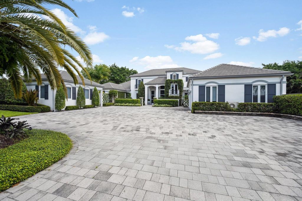 Photo of 11663 Maidstone Drive, Wellington, FL 33414 (MLS # R11133314)