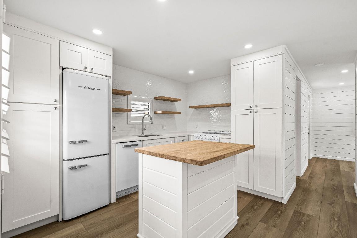 BRINY BREEZES INC - Residential