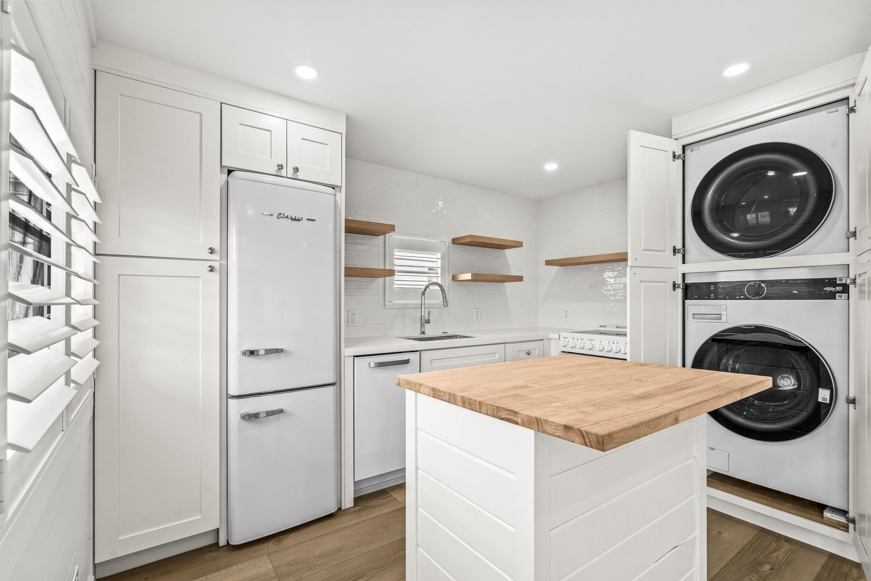 BRINY BREEZES INC - Residential