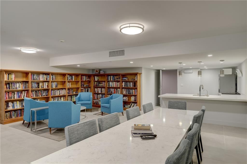 EAST POINT TOWERS - Residential